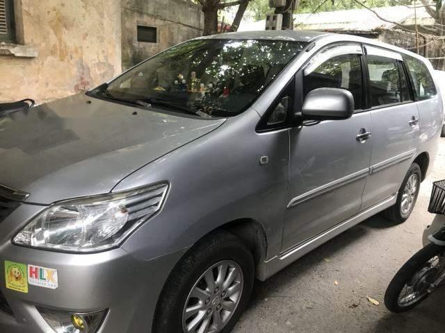 Bán Toyota Innova 2013, màu bạc, giá tốt