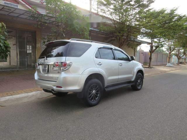 Cần để lại xe Fortuner, sản xuất và đăng ký sử dụng lần đầu tháng 7/2015