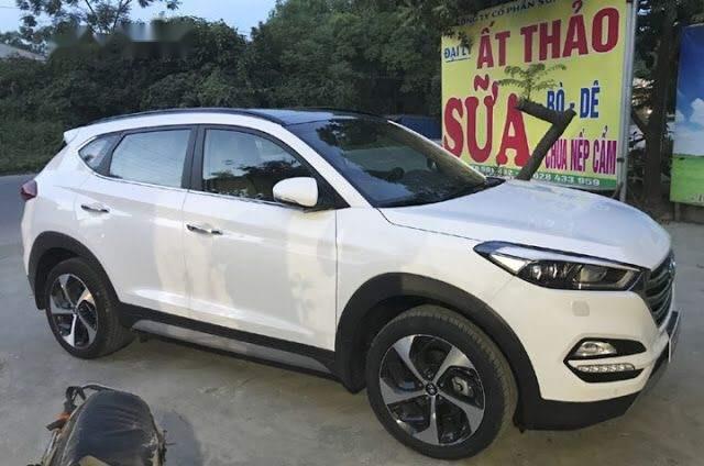 Bán xe Hyundai Tucson sản xuất 2018, màu trắng, giá chỉ 775 triệu