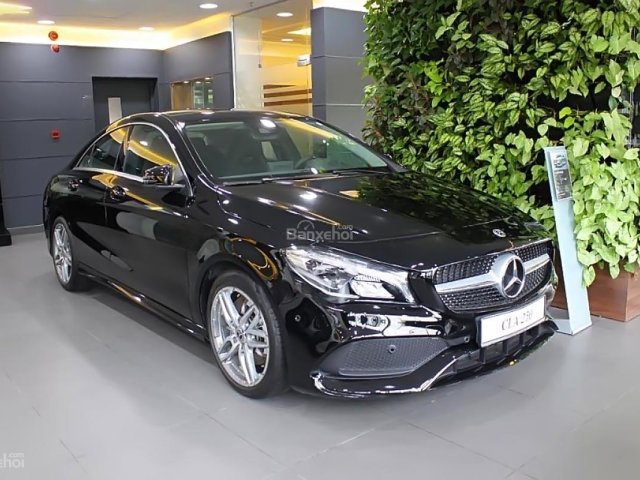 Bán Mercedes CLA 250 4Matic 2018, màu đen, nhập khẩu