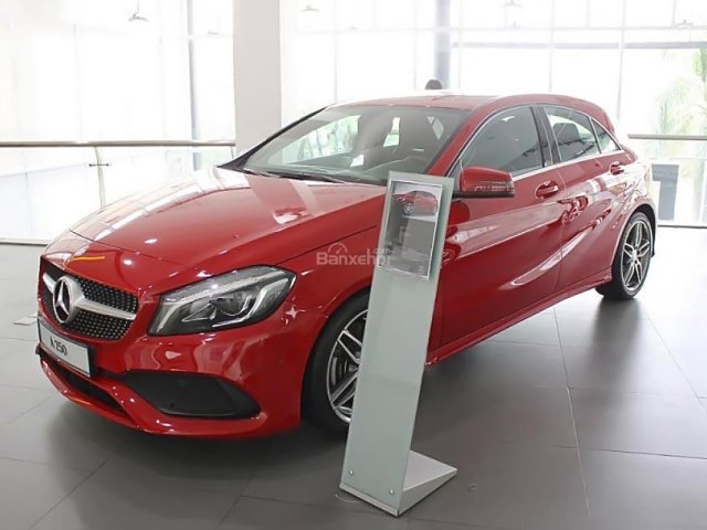 Bán xe Mercedes A250 2018, màu đỏ, kiểu dáng nhỏ gọn và thể thao