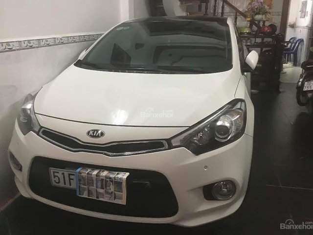 Mình cần bán Kia Cerato đời 2014, đăng kí 1/2015, xe màu trắng