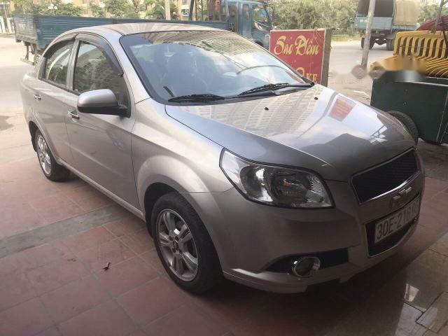 Cần bán Chevrolet Aveo LT 1.5 MT 2015, màu bạc số sàn