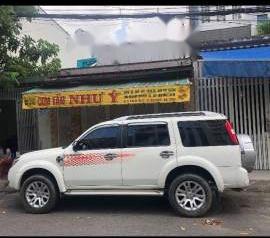 Bán xe Ford Everest cuối đời cuối 2014, màu trắng, đi được 25000km