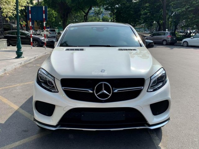 Bán Mersedes GLE450 màu trắng, giá cực tốt