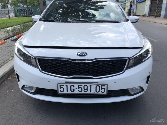 Cần bán xe Kia Cerato 1.6 đời 2018, màu trắng siêu lướt Hà Nội