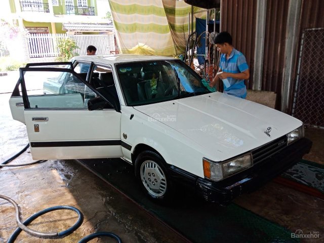 Cần bán lại xe Toyota Camry trước sản xuất 1990, màu trắng, nhập khẩu nguyên chiếc chính chủ