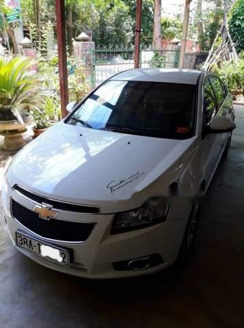 Bán Chevrolet Cruze năm sản xuất 2014, màu trắng, giá tốt 