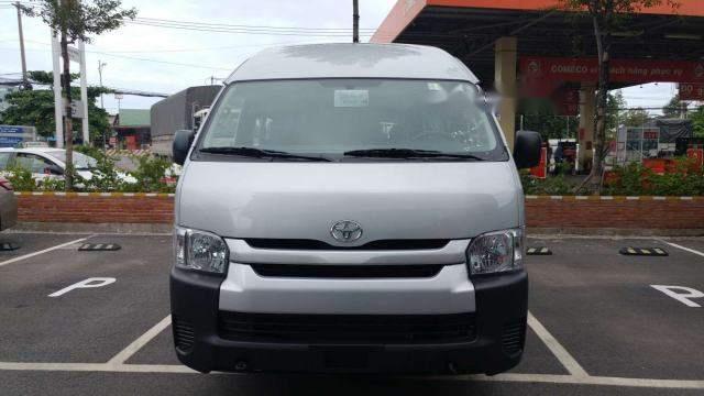 Bán xe Toyota Hiace 2018, màu bạc, nhập khẩu Thái