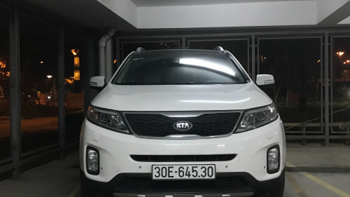 Cần bán xe Kia Sorento 2.4 AT 2016, màu trắng, giá tốt