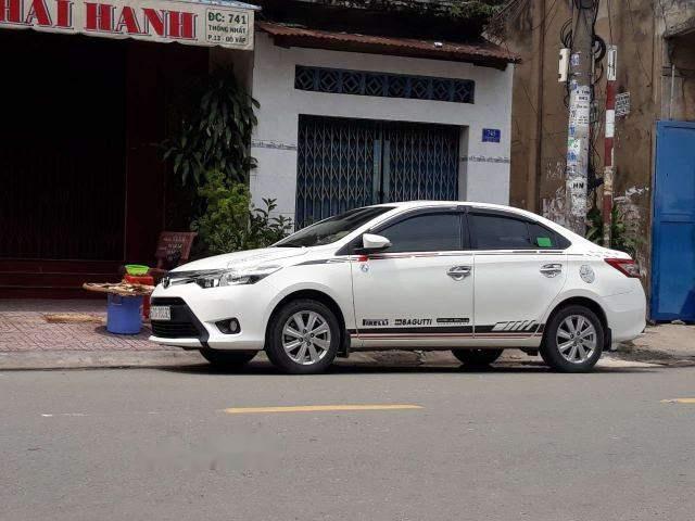 Bán Toyota Vios E 1.5MT 2017, màu trắng đã đi 42000km, giá 488tr