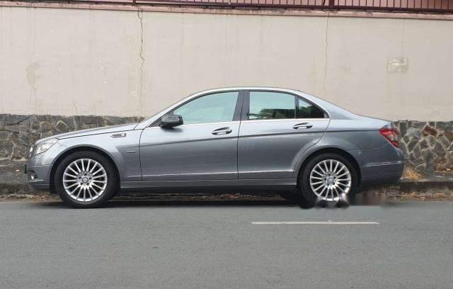 Cần bán Mercedes C250 năm sản xuất 2010, màu bạc