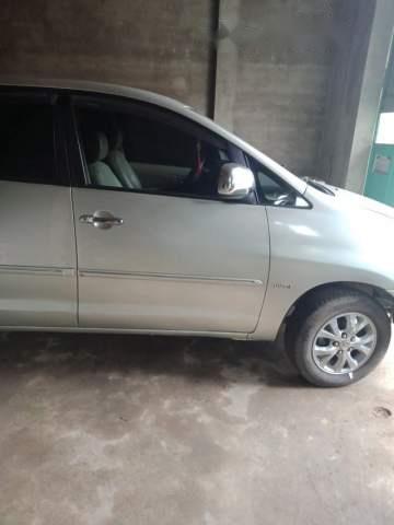 Cần bán Toyota Innova đời 2006, màu bạc, giá tốt