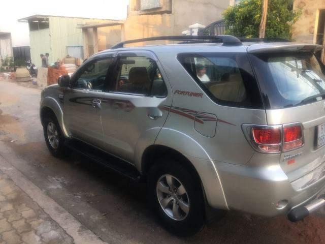 Bán Toyota Fortuner AT năm sản xuất 2009, màu bạc, xe nhập