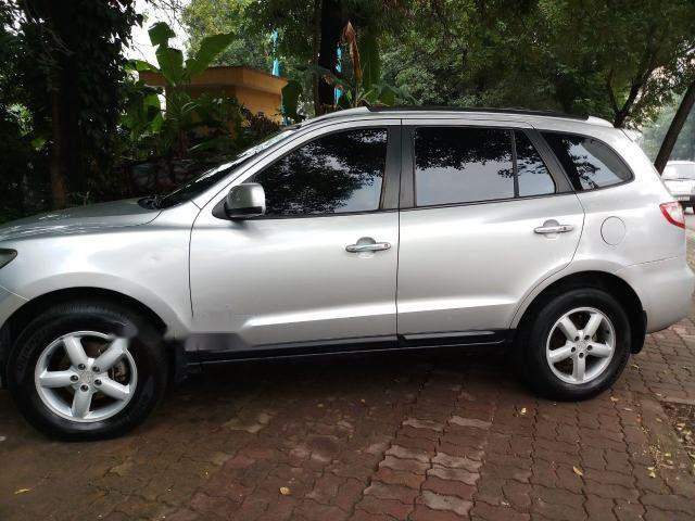 Bán xe Hyundai Santa Fe năm sản xuất 2009, màu bạc như mới