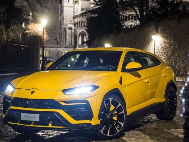 Bán xe Lamborghini Urus 2019, màu vàng, nhập khẩu. Giá tốt, giao xe ngay, LH: 09788777540