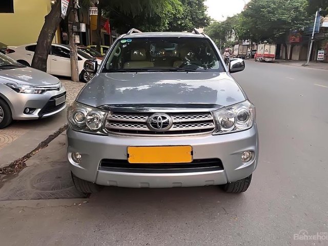 Bán xe Toyota Fortuner V 2009, màu bạc