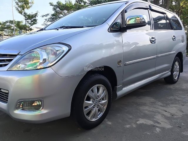 Bán xe cũ Toyota Innova V 2009, màu bạc