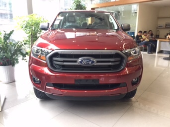 Ford Ranger XLS 2.2 MT 2018 khuyến mại lớn tháng 11 tại Hà Nội, giao xe luôn. Liên hệ 0945103989 nhận giá tốt nhất