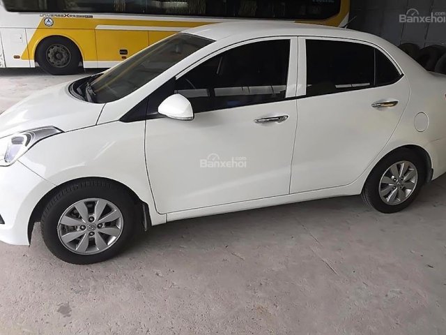 Cần bán gấp Hyundai Grand i10 1.2 MT đời 2016, màu trắng, nhập khẩu, giá 335tr