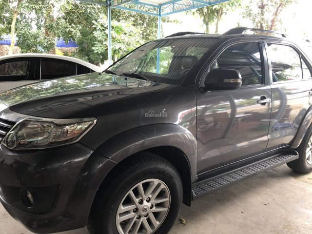 Bán Toyota Fortuner V sản xuất năm 2014, màu nâu, xe nhập chính chủ 