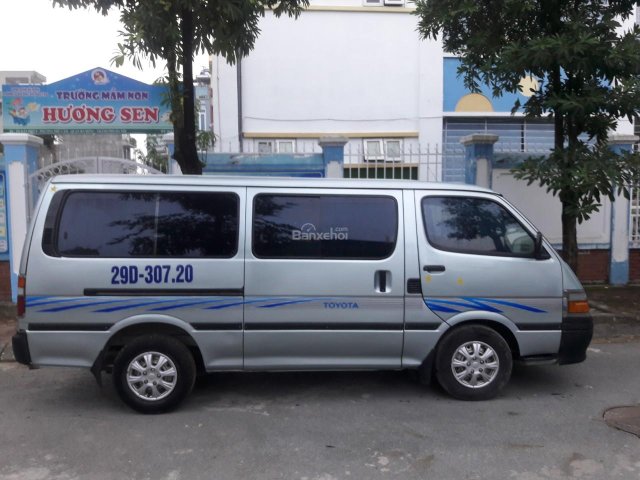 Chính chủ bán Toyota Hiace đời 2003, màu xanh ngọc