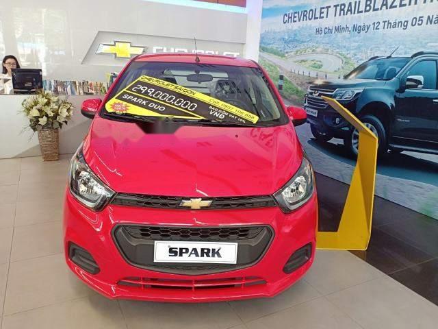 Cần bán xe Chevrolet Spark Duo đời 2018, màu đỏ, mới 100%