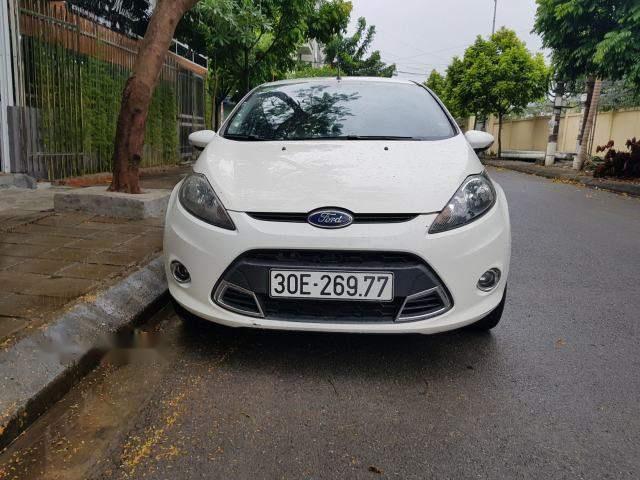 Bán ô tô Ford Fiesta AT 2012, màu trắng, nhập khẩu, xe đẹp