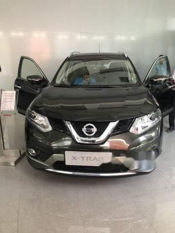 Bán Nissan X trail Premium 2.0 đời 2018, màu đen, xe có sẵn