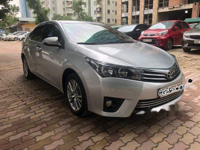 Bán xe Toyota Corolla altis 1.8G sản xuất 2017, màu bạc