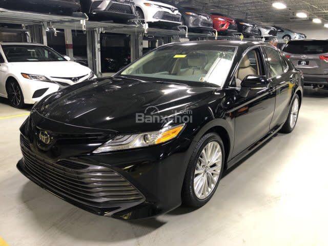 Bán Toyota Camry XLE 2019, màu đen, xe nhập Mỹ, xe Full options, hỗ trợ trả góp giao xe trên toàn quốc