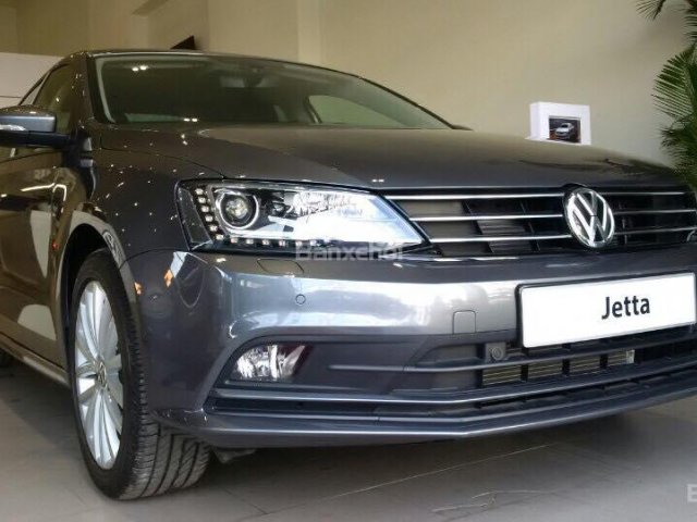 Bán xe Volkswagen Jetta sản xuất năm 2017, màu xám (ghi), nhập khẩu, có sẵn giao ngay và những ưu đãi cực khủng khác