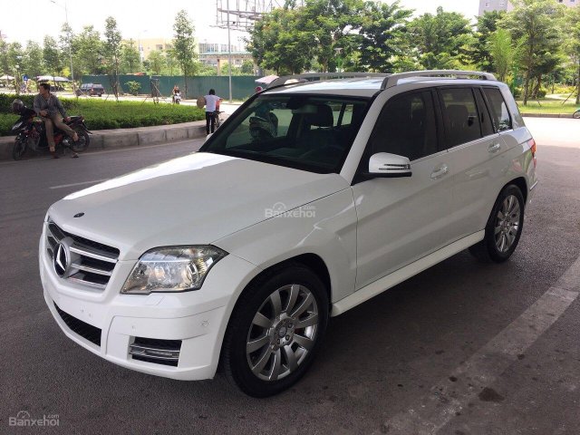 Cần bán xe Mercedes GLK300 2009 màu trắng, xe gia đình sử dụng cực đẹp