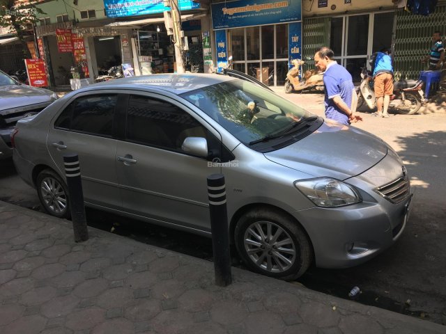 Bán Toyota Vios 1.5G AT đời 2012, màu bạc