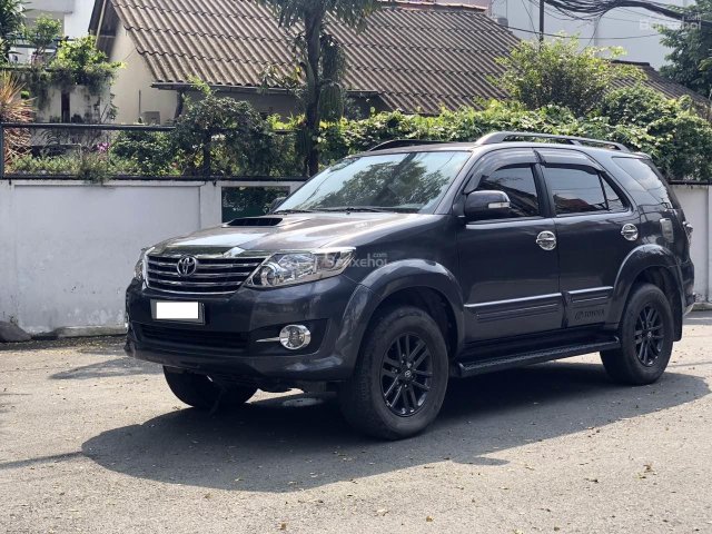 Bán Toyota Fortuner 2.5G số sàn 2016, màu xám, hỗ trợ ngân hàng