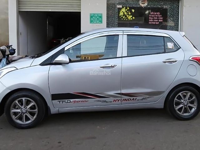 Bán ô tô Hyundai Grand i10 năm 2014, màu bạc, nhập khẩu, số sàn