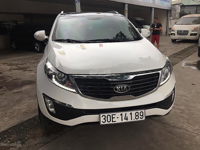 Bán lại xe Kia Sportage năm sản xuất 2011, màu trắng, xe nhập