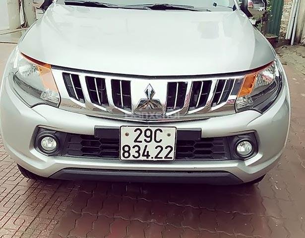 Cần bán gấp Mitsubishi Triton 2.5MT đời 2016, màu bạc, nhập khẩu, số sàn