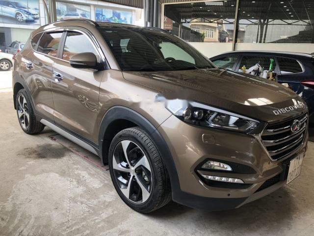 Cần bán gấp Hyundai Tucson 1.6AT 2017, màu nâu