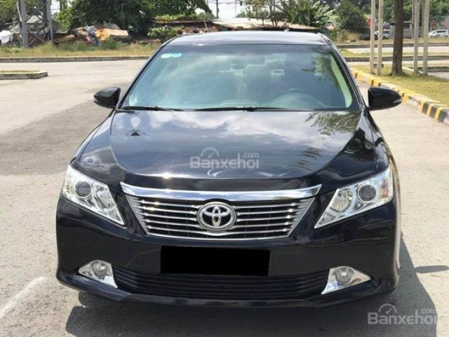 Gia đình cần bán xe Camry 2013, màu đen, số tự động