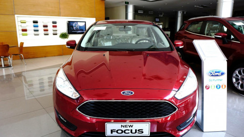 Bán Ford Focus 1.5 AT đời 2018, màu đỏ giá cạnh tranh