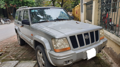 Cần bán xe Jeep Cherokee 2.7 MT đời 2007, màu bạc