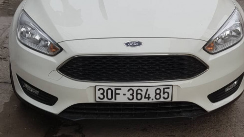 Bán ô tô Ford Focus sản xuất năm 2018, màu trắng ít sử dụng