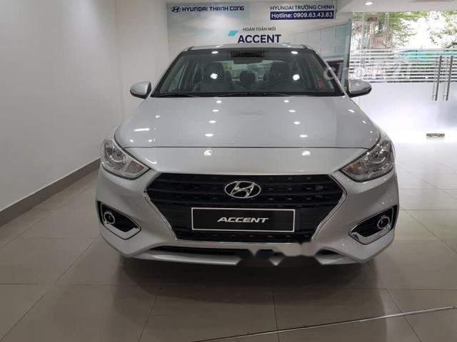 Cần bán gấp Hyundai Accent sản xuất năm 2018, màu bạc