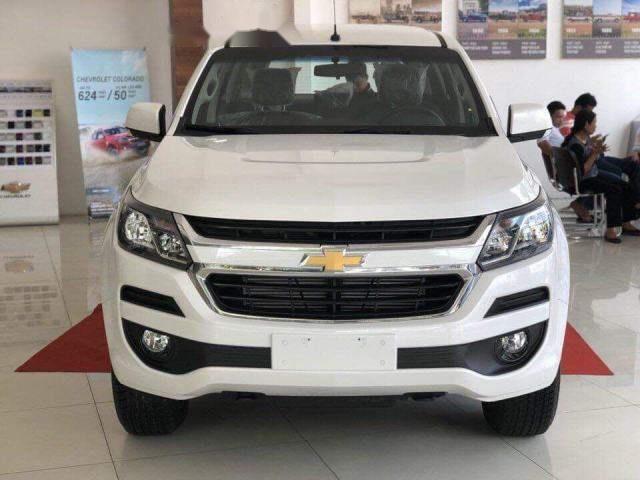 Cần bán Chevrolet Colorado đời 2018, màu trắng, xe nhập