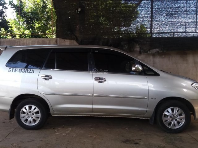 Cần bán Toyota Innova MT 2009, màu bạc