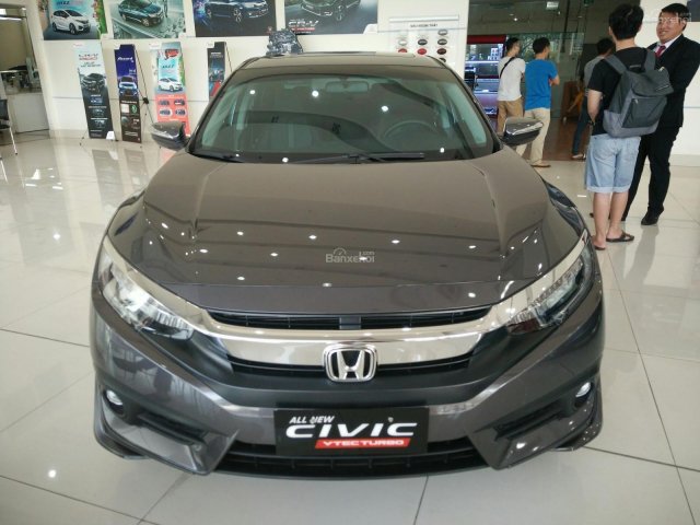 Honda Civic 2018 1.5L Tubor, giao ngay trước Tết