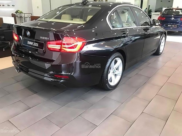 Bán BMW 320i đời 2017, màu đen, xe nhập