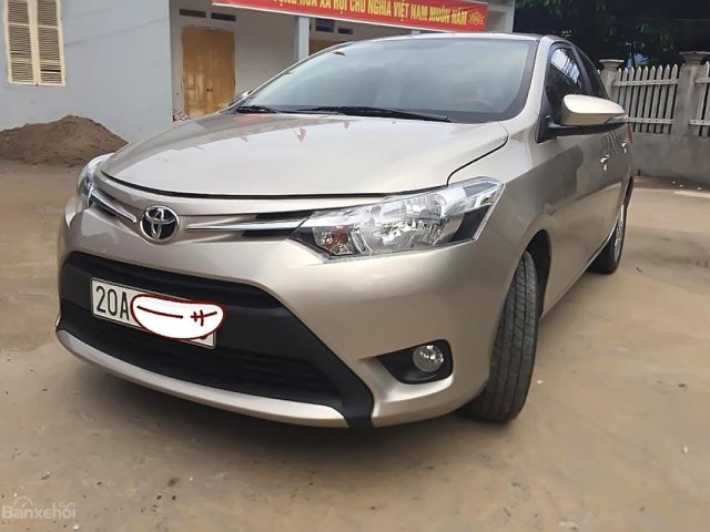 Bán Toyota Vios E đời 2017, màu vàng, số sàn, 468tr0