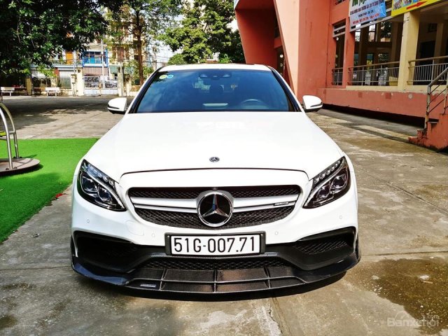 Mercedes C300 AMG 2016, phiên bản độ full body C63, màu trắng